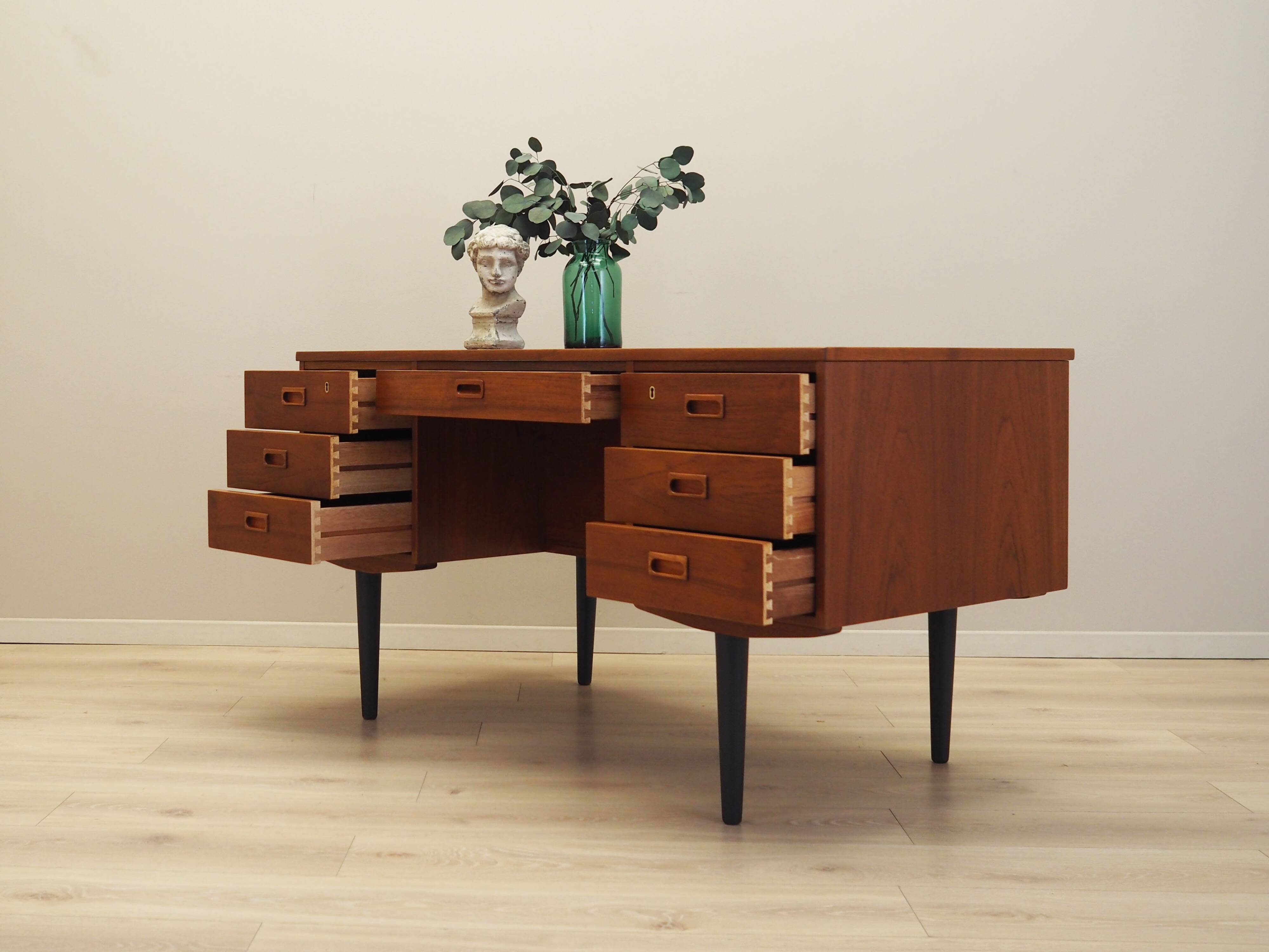Teak desk, Danish design, 1970s, production: Denmark