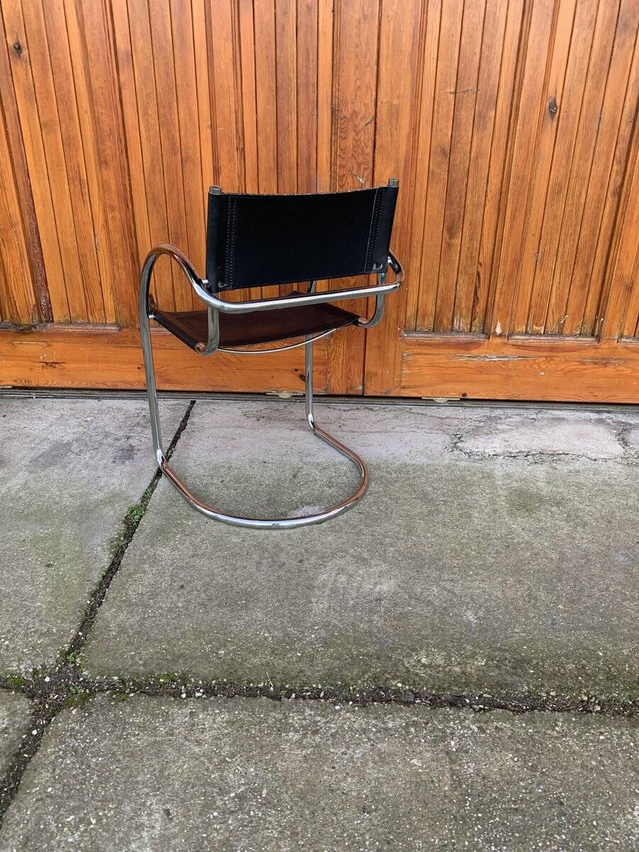 Set of 2 black chrome Bauhaus chairs in tubular steel - Italian design from the 1970s.