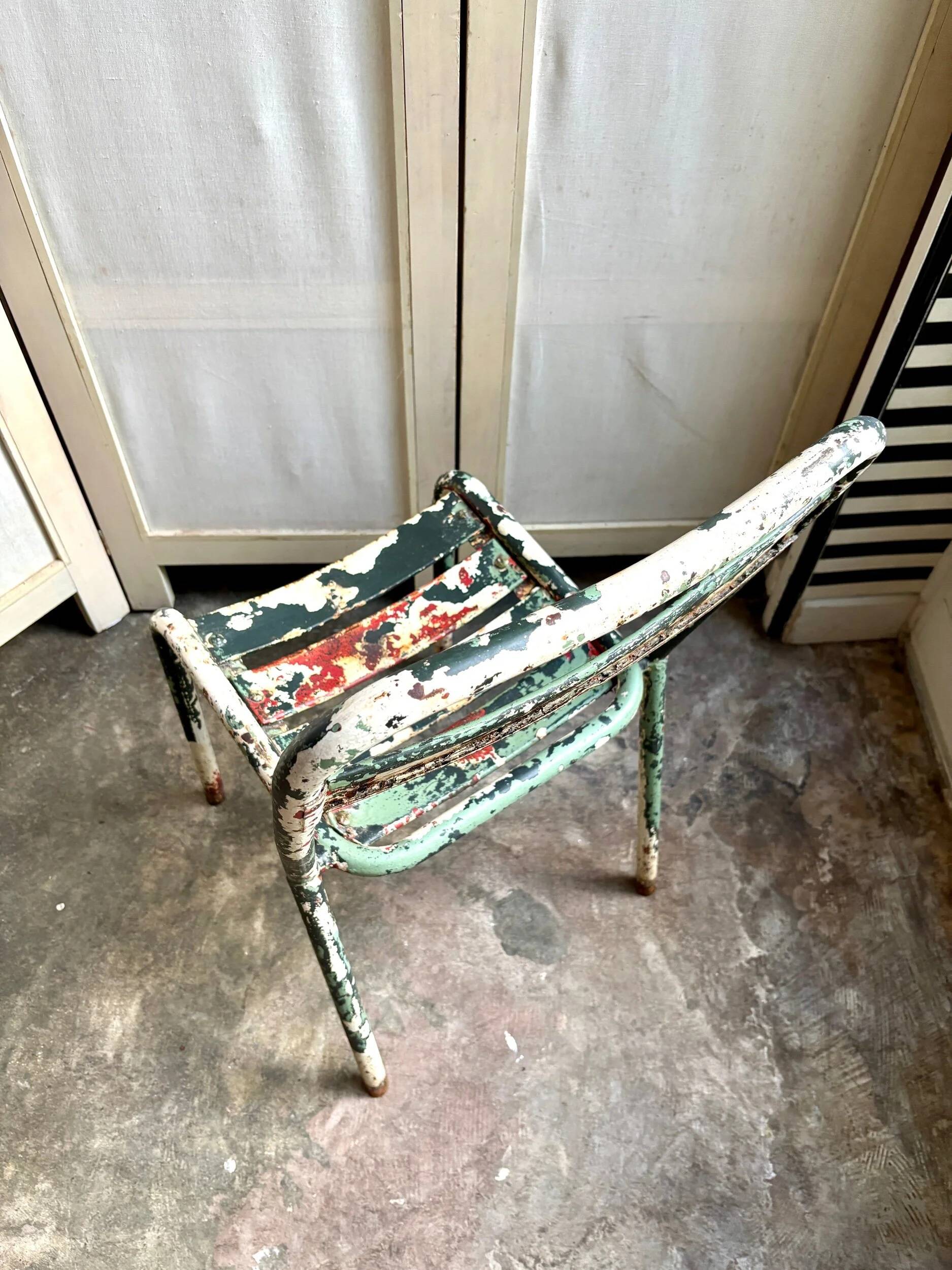 Chaise de jardin Tolix en métal vert n°1