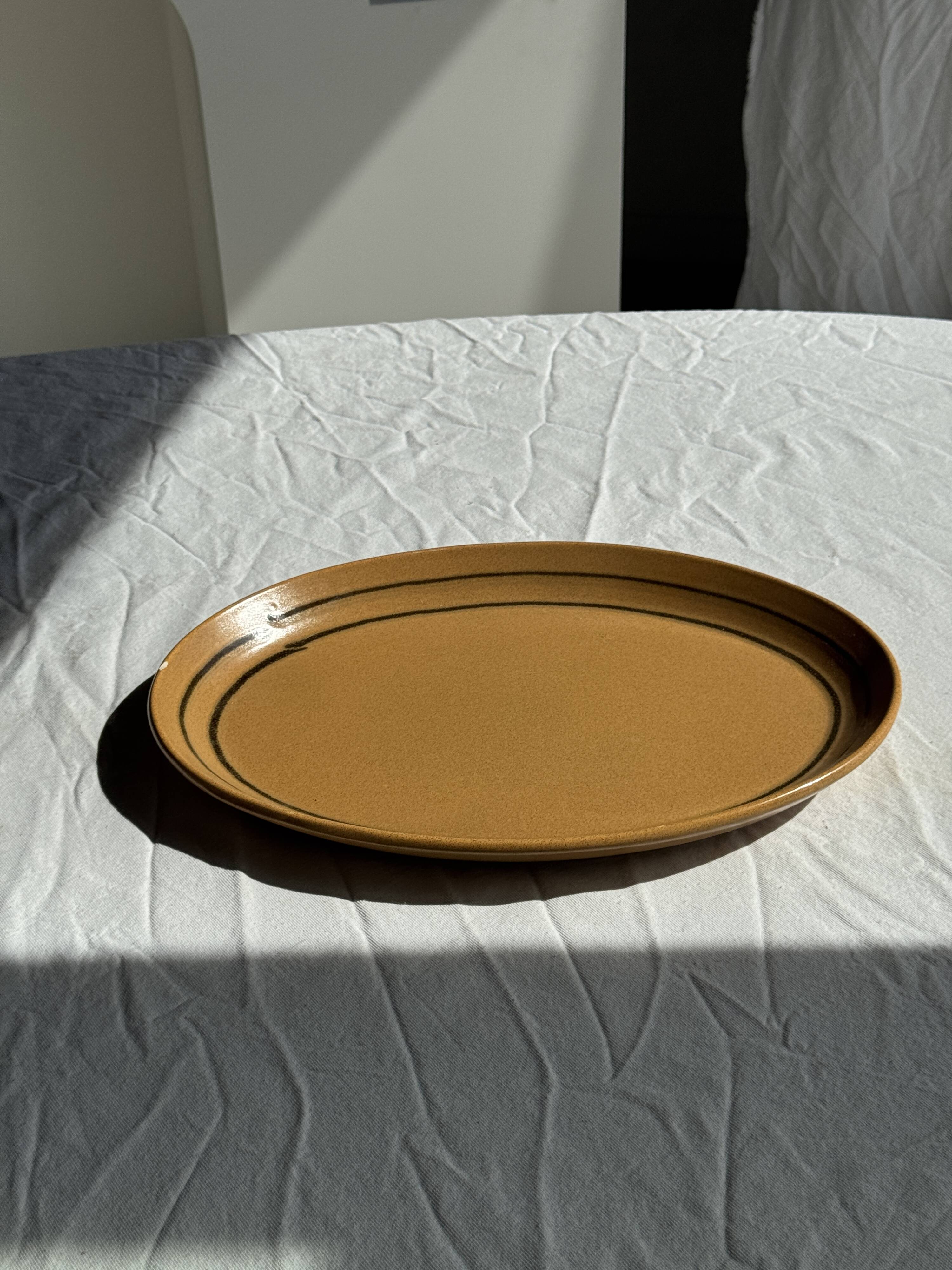Large oval Sarreguemines stoneware dish with brown border 27x37