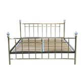 Bed and its 2 bedside tables of the 1990s in brass steel