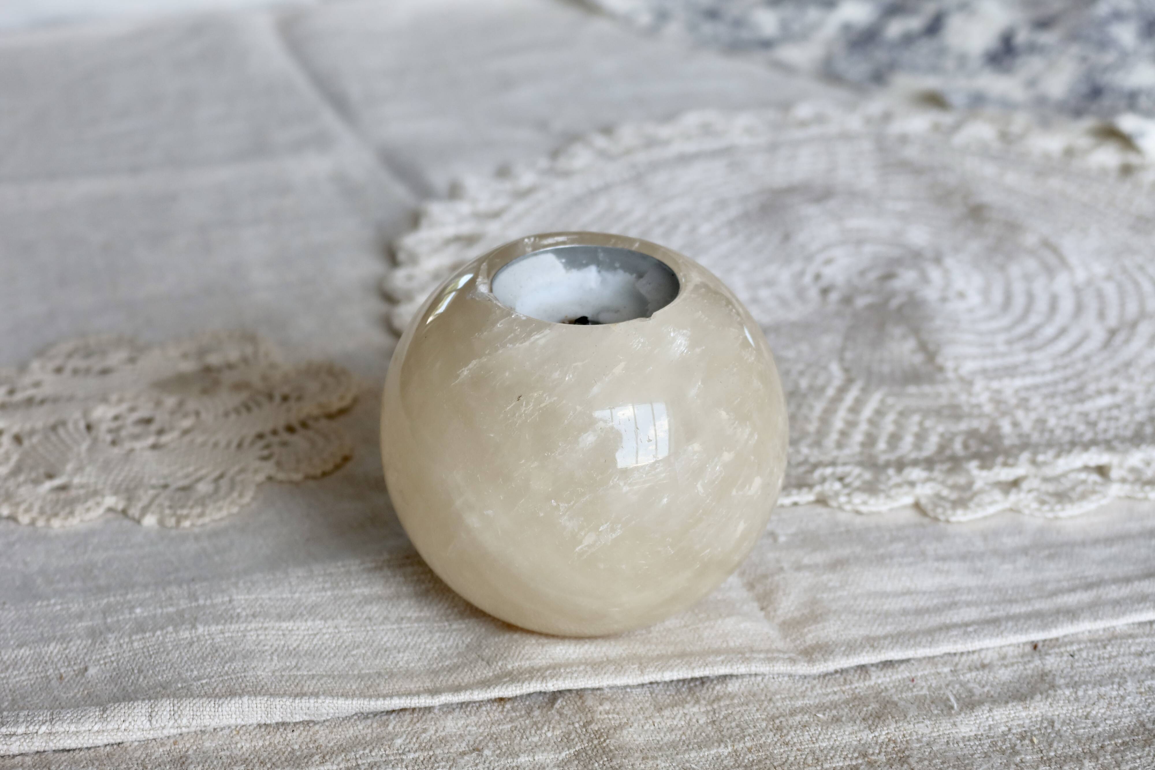 Vintage round stone candle holder in marble style - Light beige shade