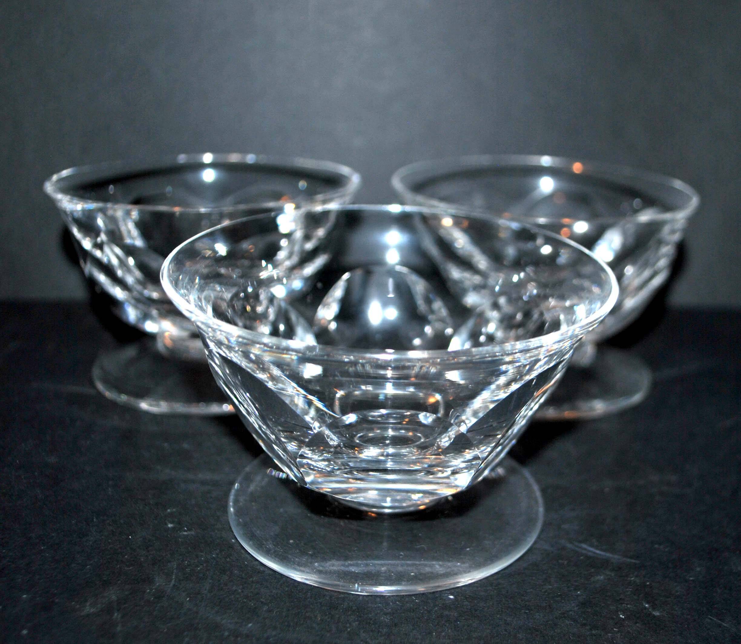Set of 3 old champagne glasses in cut crystal with flat ribs Saint Louis? Béarn Talleyrand