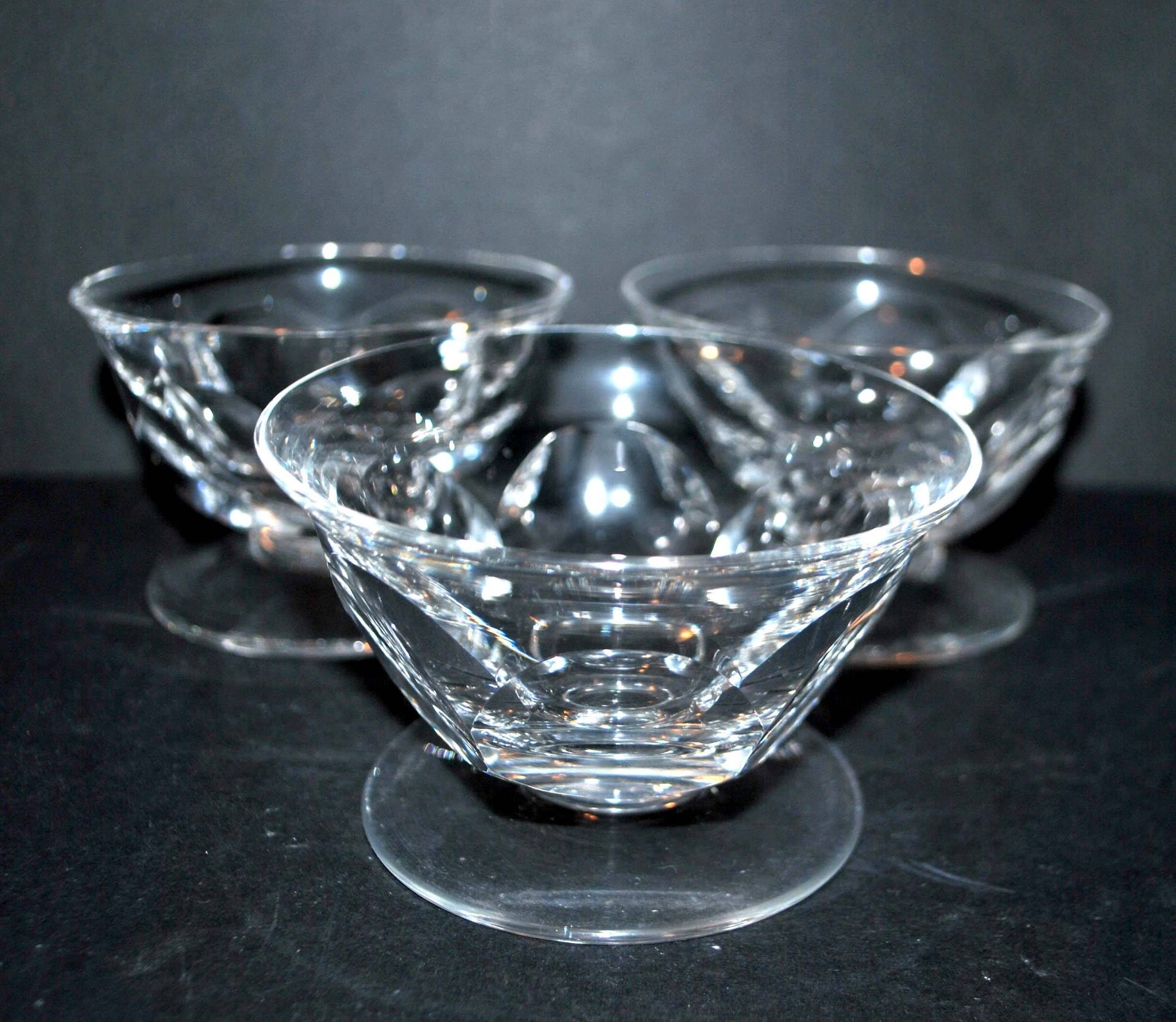 Set of 3 old champagne glasses in cut crystal with flat ribs Saint Louis? Béarn Talleyrand