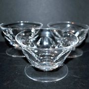 Set of 3 old champagne glasses in cut crystal with flat ribs Saint Louis? Béarn Talleyrand