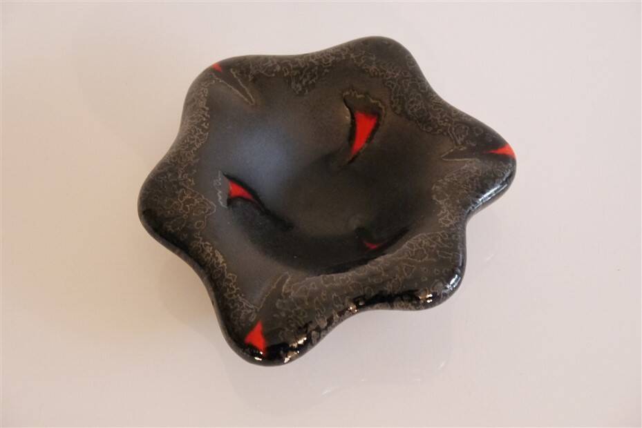 Empty ceramic pocket 1960