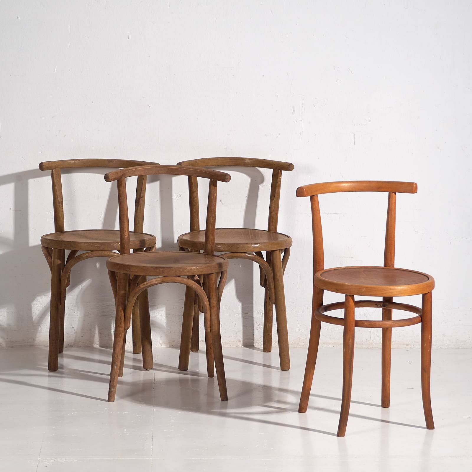 Set of antique Thonet chairs (circa 1920). Set of 4 pieces #3