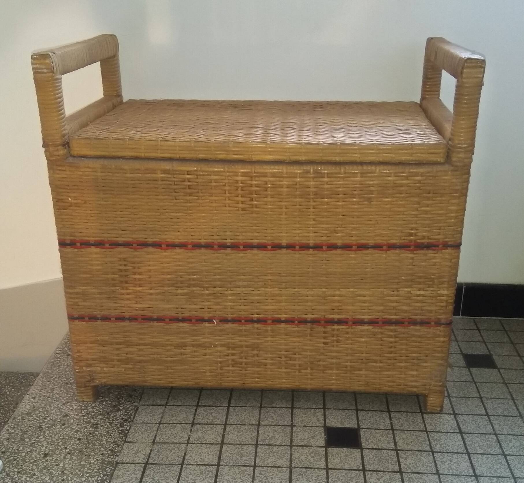 Coffre banc en rotin vintage