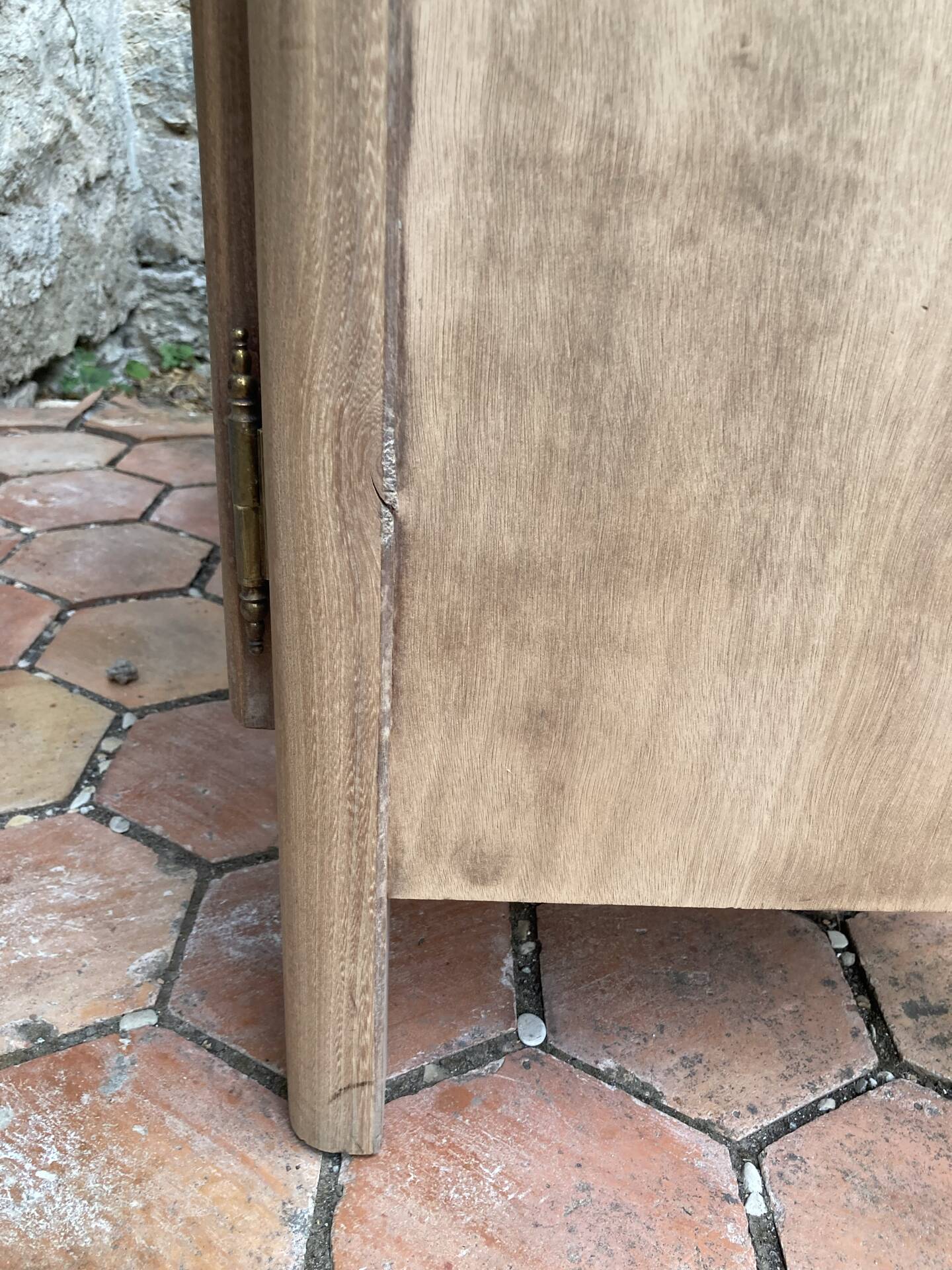 Petit buffet ancien en bois 