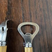 Couverts de service ouvre-bouteilles manches bambou