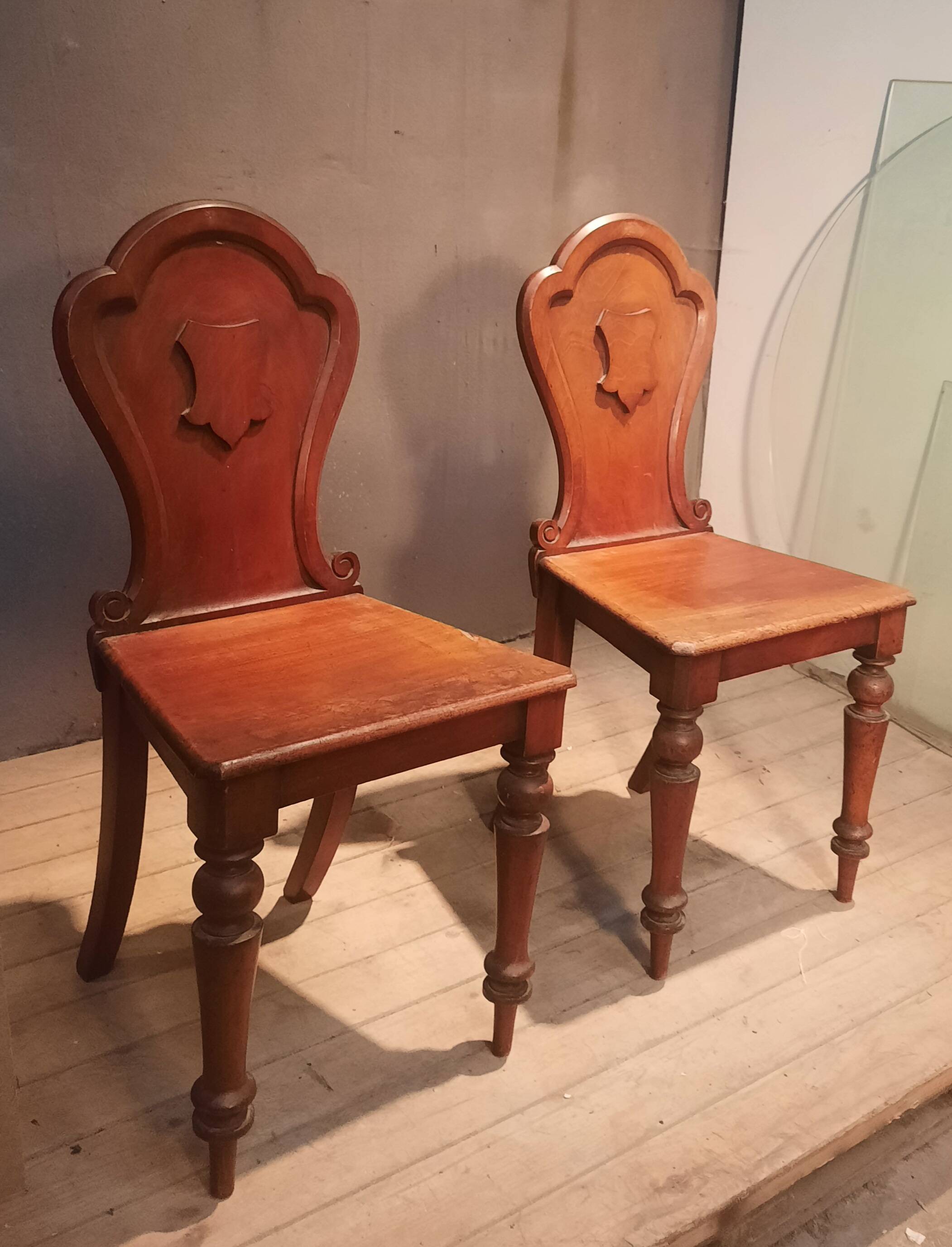 Pair of stool chairs