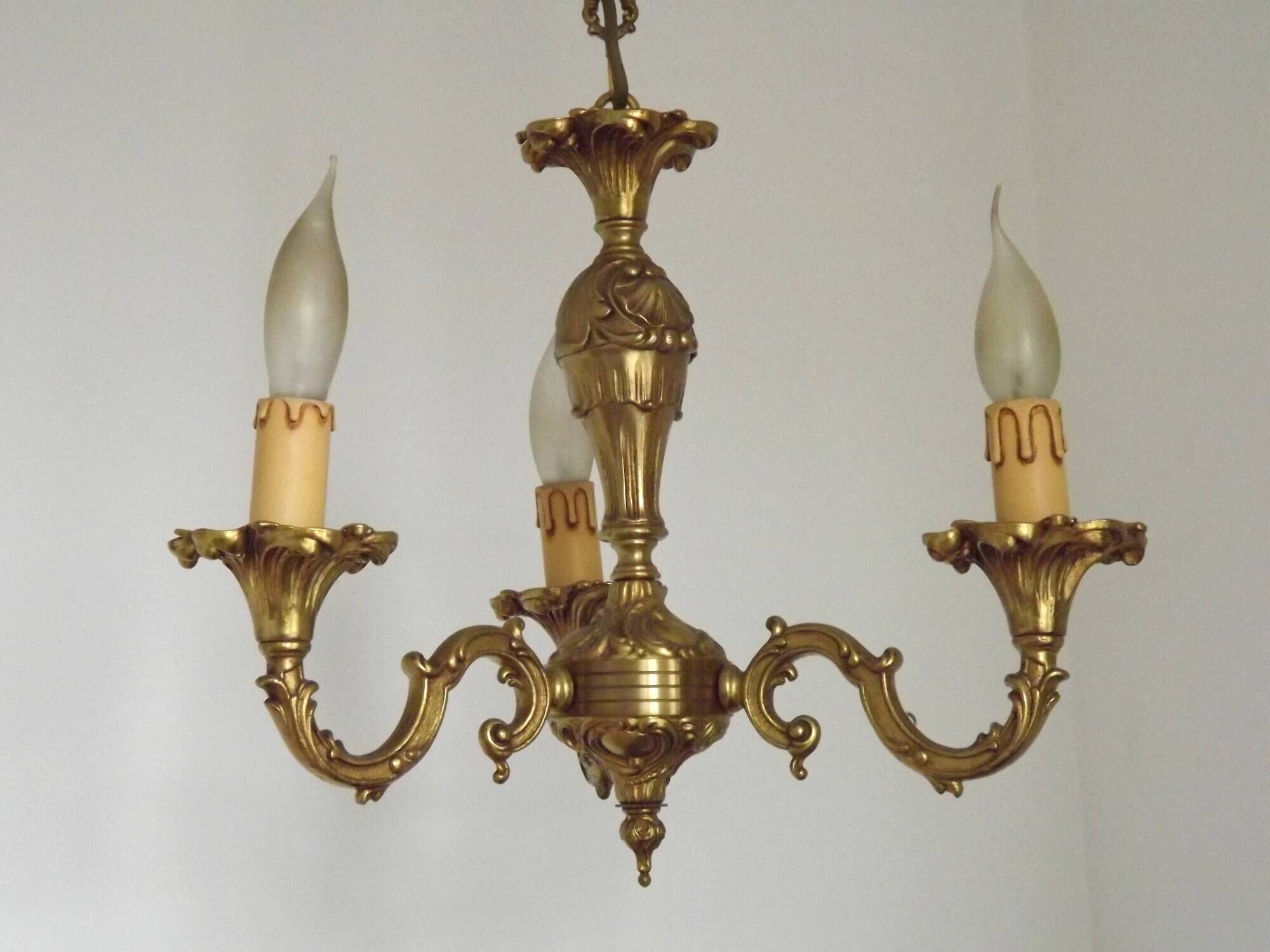 Quality Stamped Bronze French Mid-Century 3-Light Traditional Chandelier