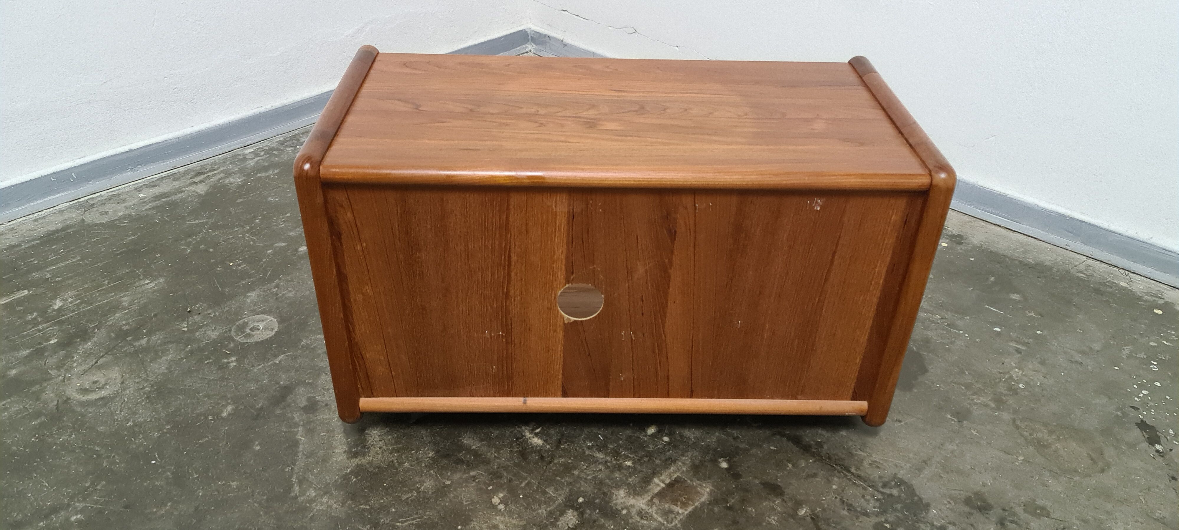 Vintage teak Hi Fi or Tv trolley