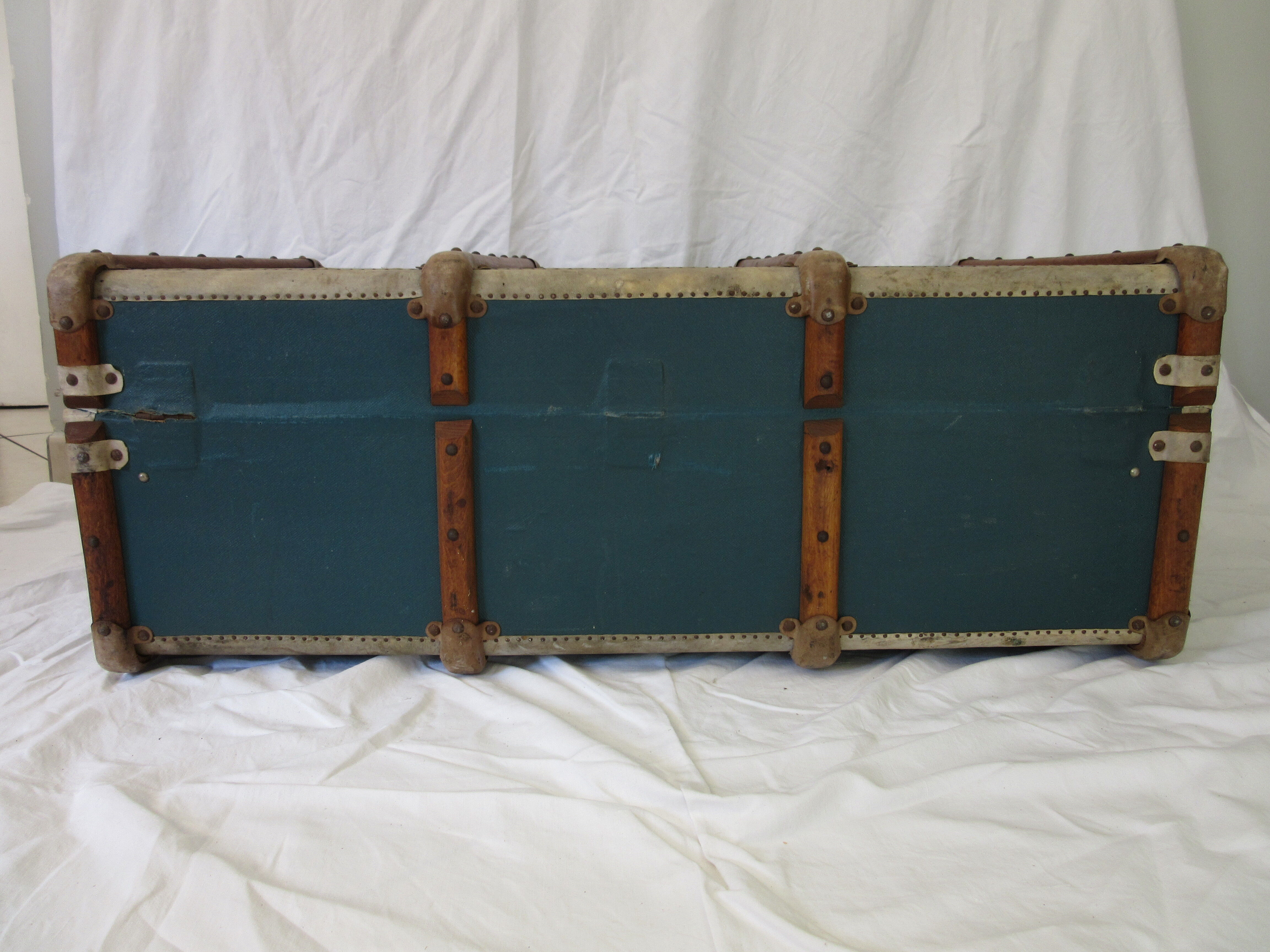 Malle ancienne bleue