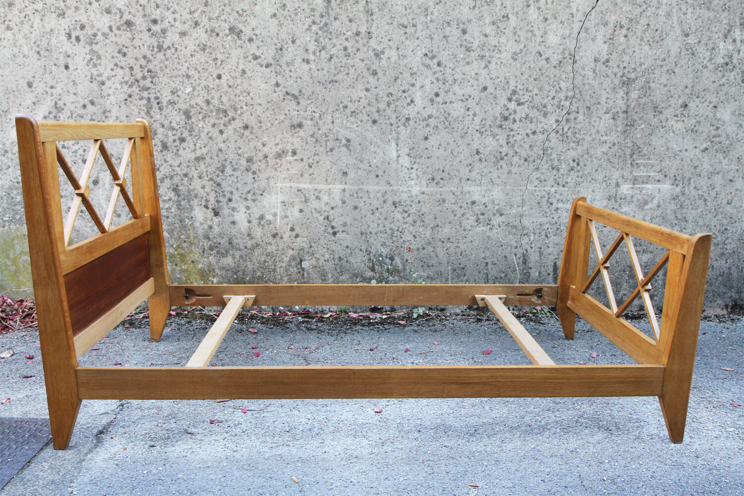 Twin beds to braces 1950