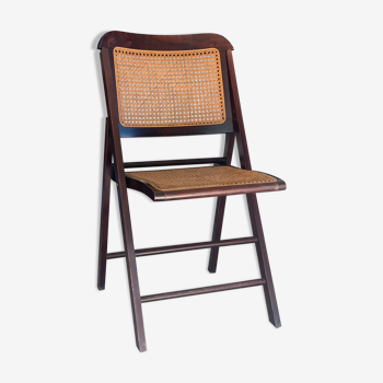 Canned folding chair
