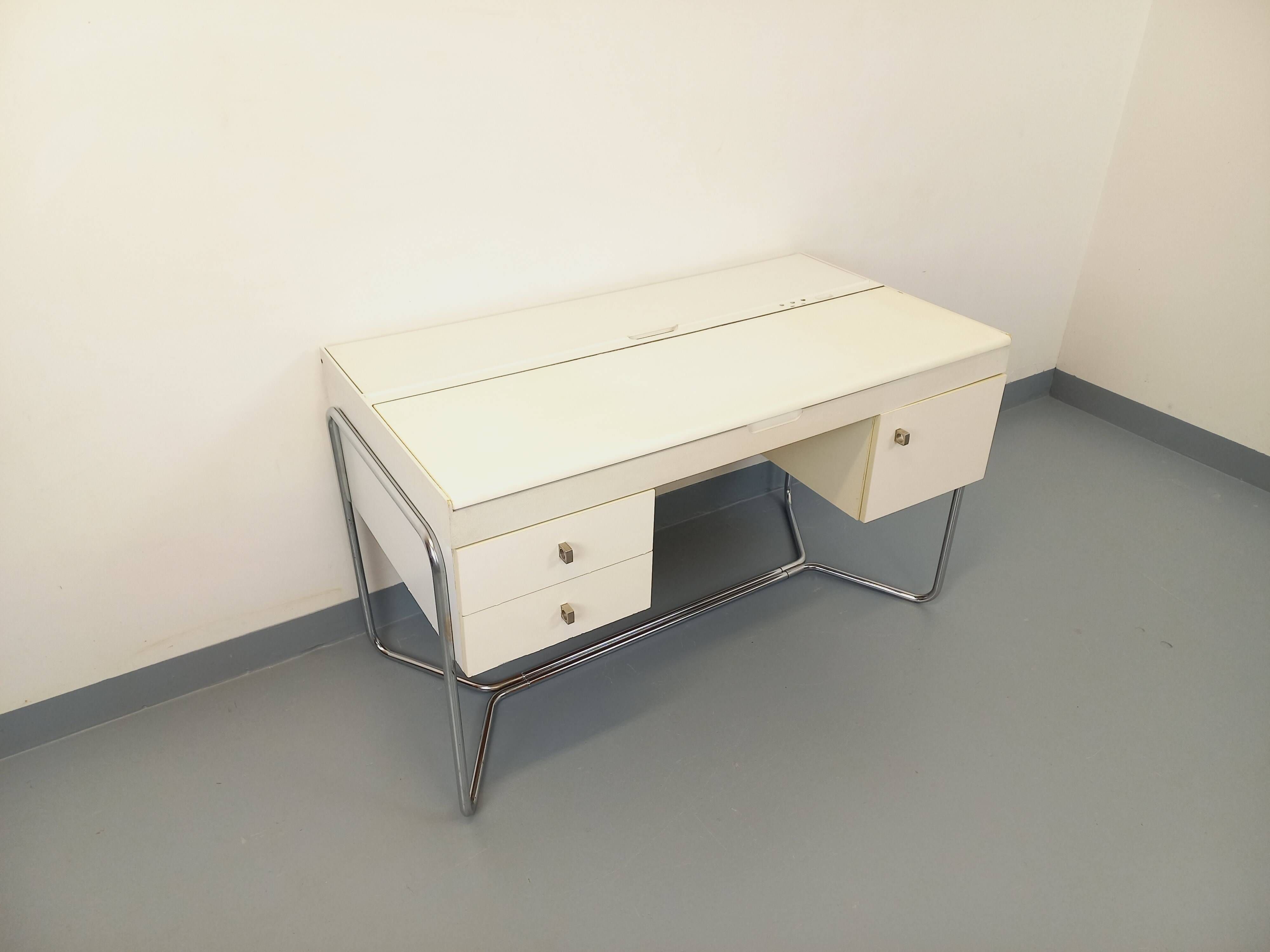 Vintage Bauhaus style desk in melamine and chrome metal from the 1970s.