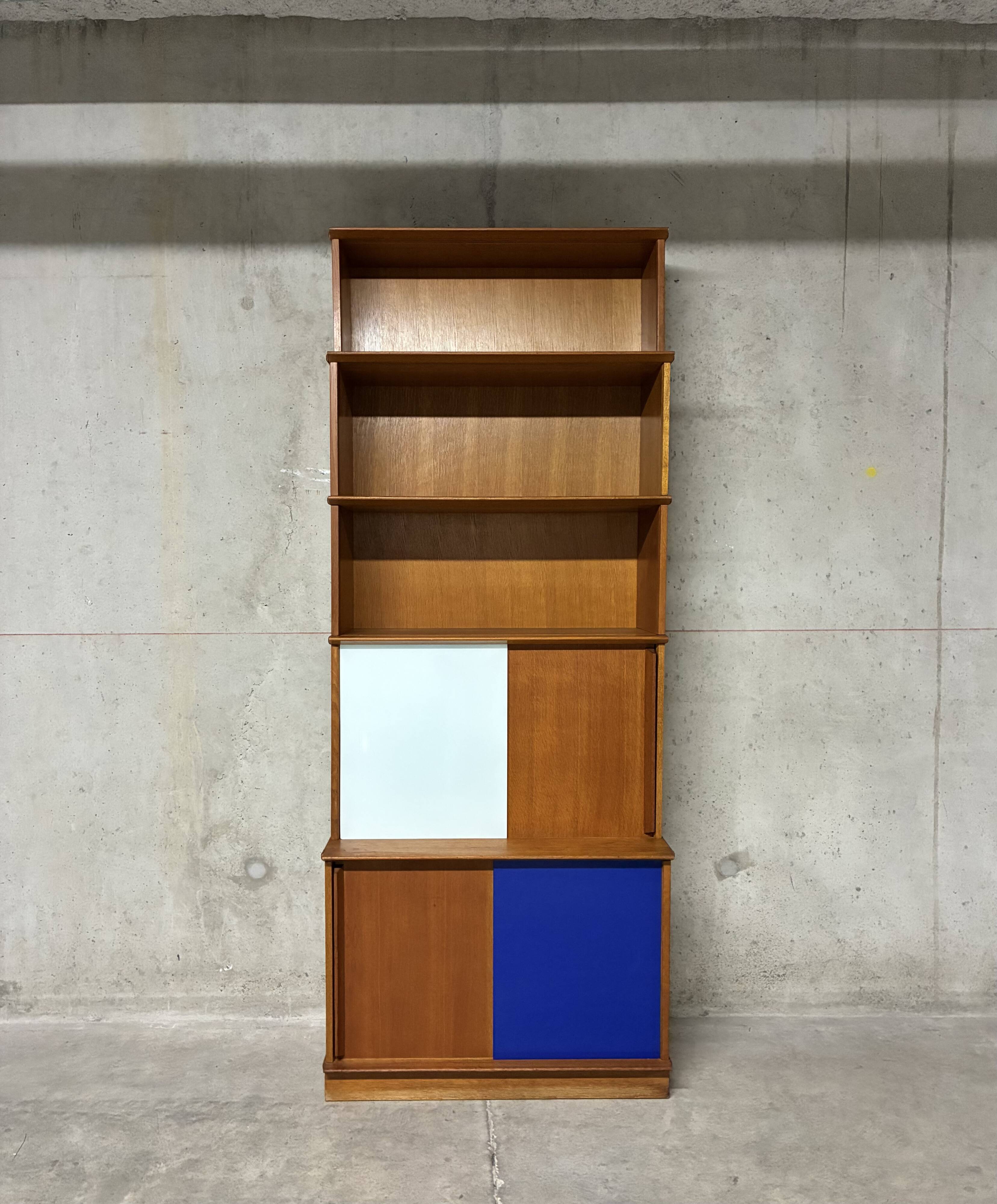 Oscar display cabinet, vintage 1960s golden oak.