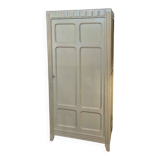 Vintage Parisian bonnetière