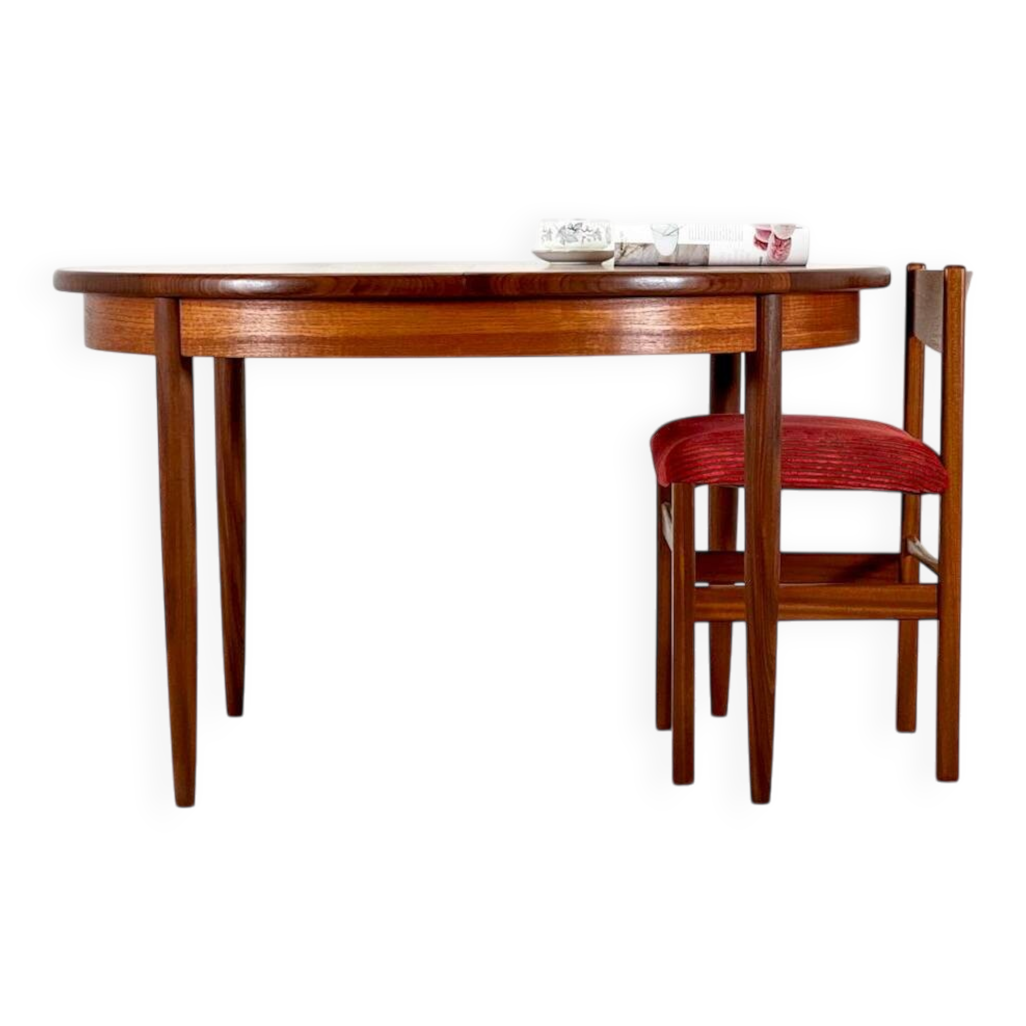 Round extending dining table by GPlan Fresco Collection 1960.