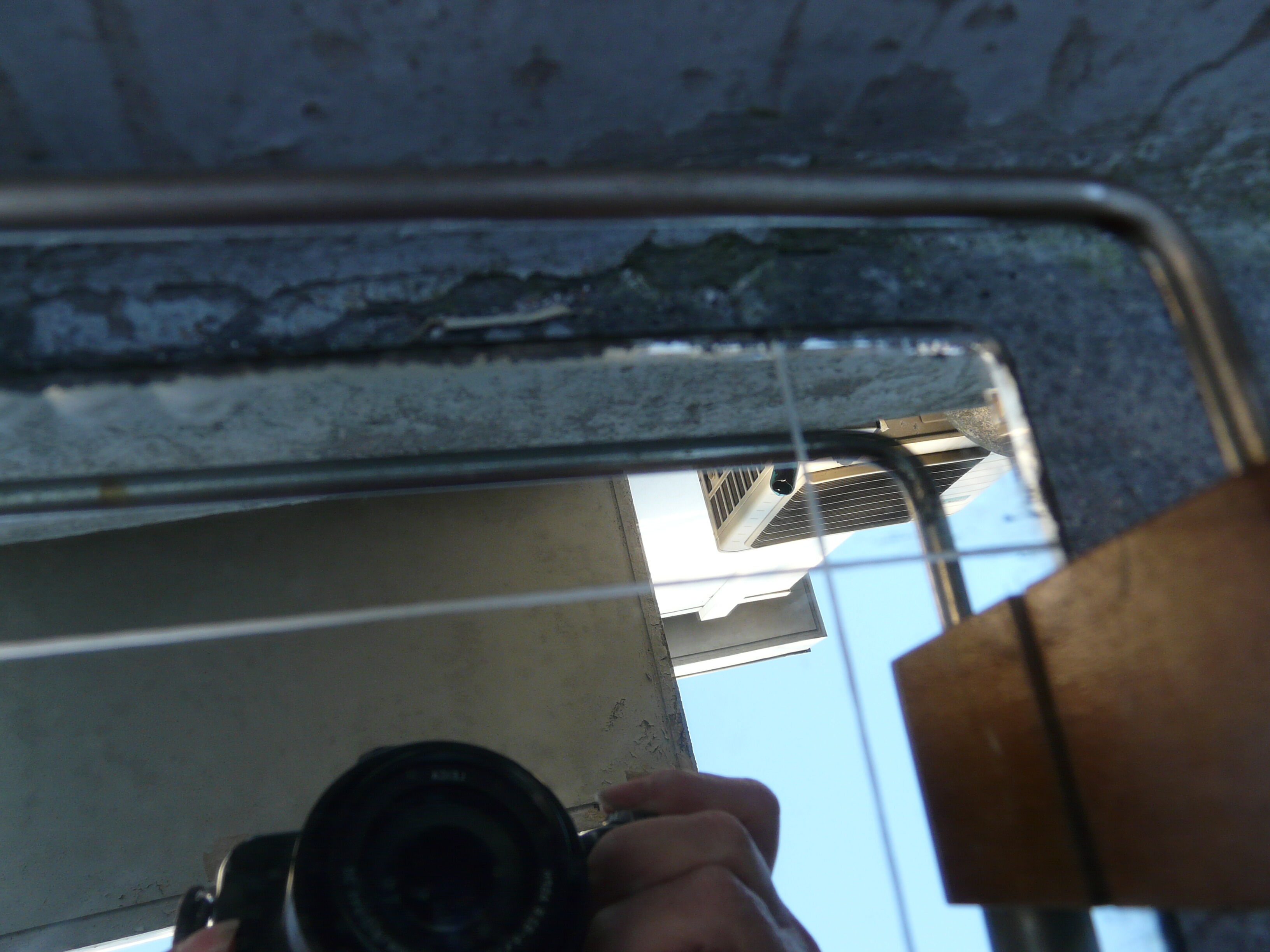 Plateau de service en bois et miroir