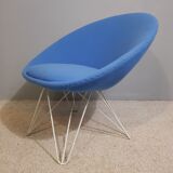 Paire de fauteuils bas bleus italien 1950