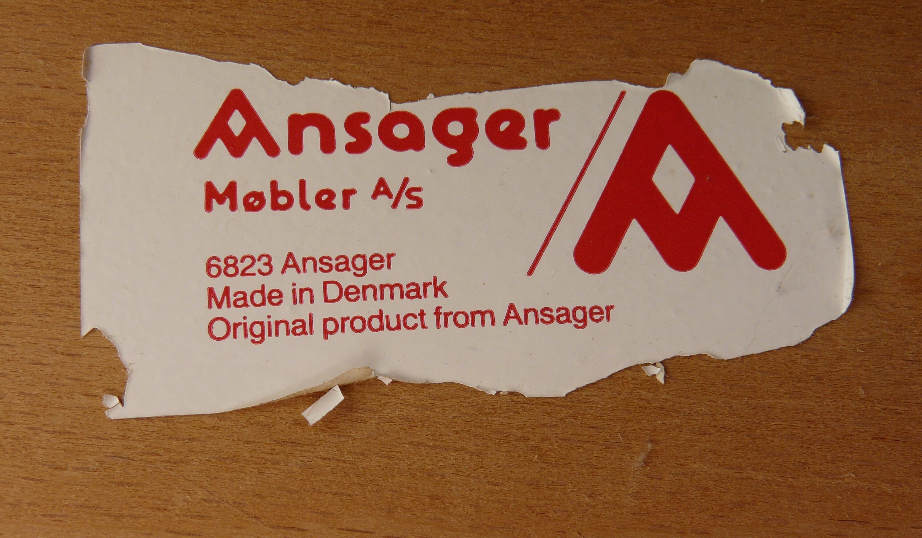 Scandinavian expandable rectangular table in teak