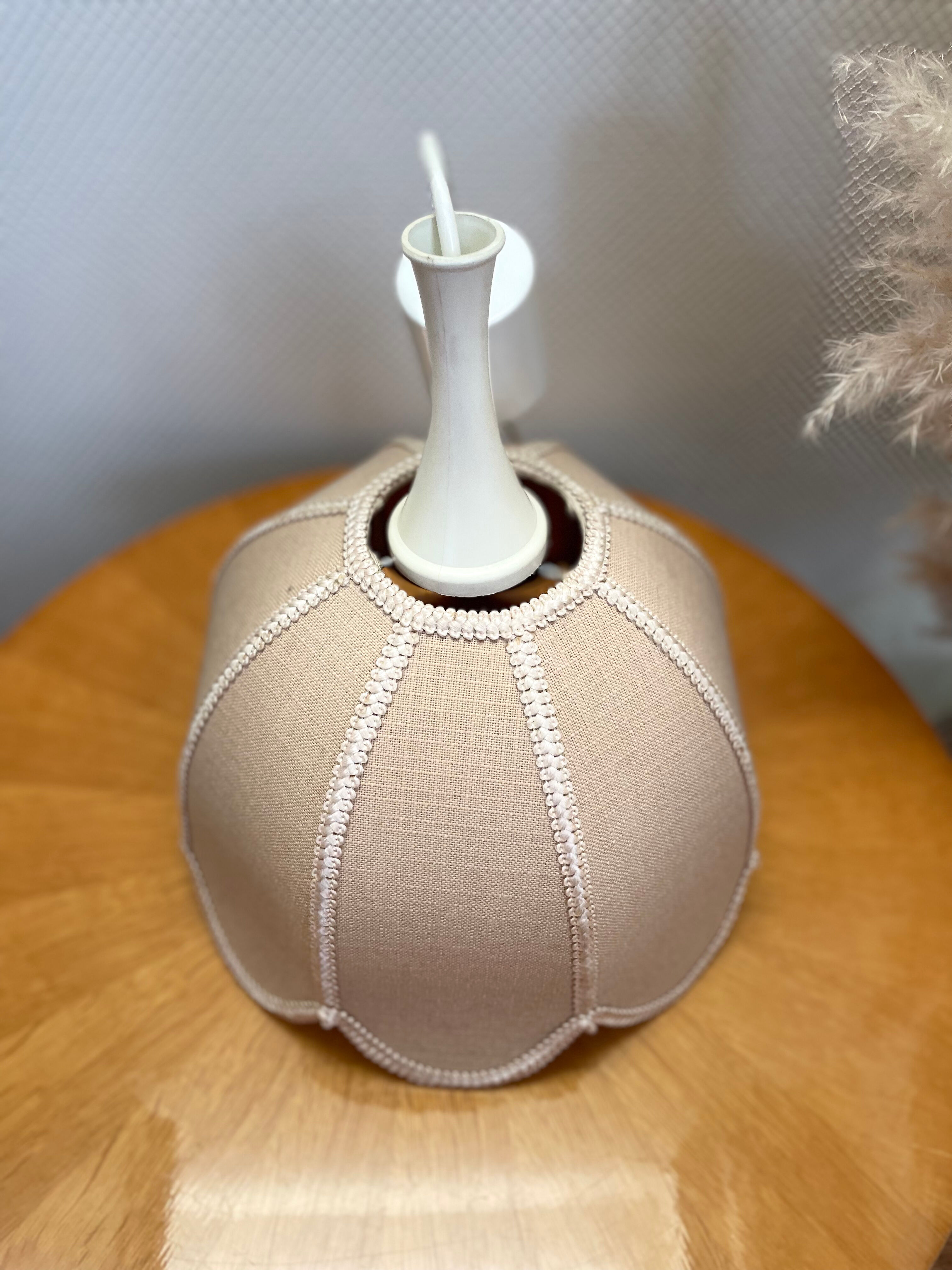 Vintage flower suspension