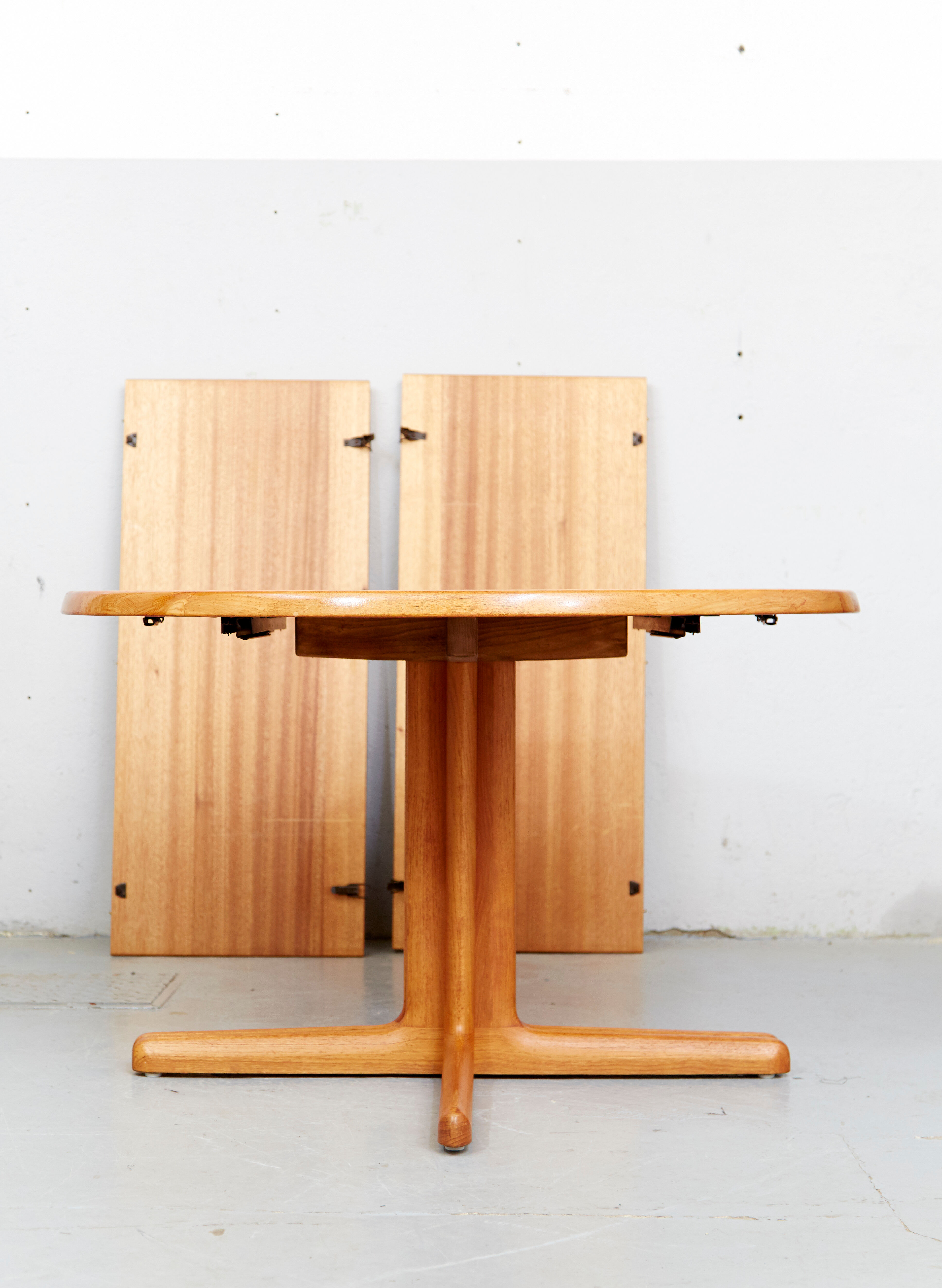 Mid-century teak dining table John Mortensen for CJ Rosengaarden