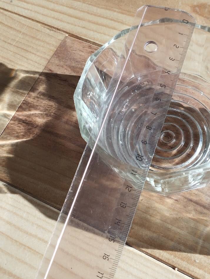 Pale green tinted glass bonbonnière – Delicate vintage shade