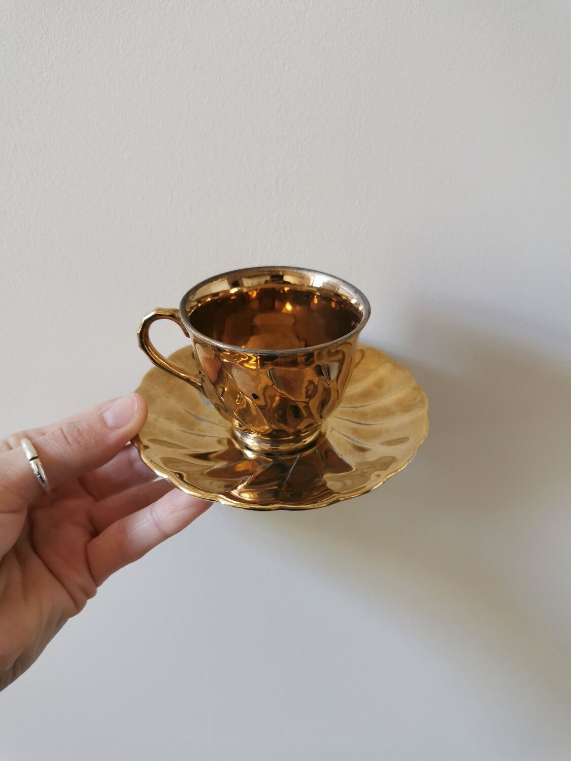 Vintage golden porcelain cups