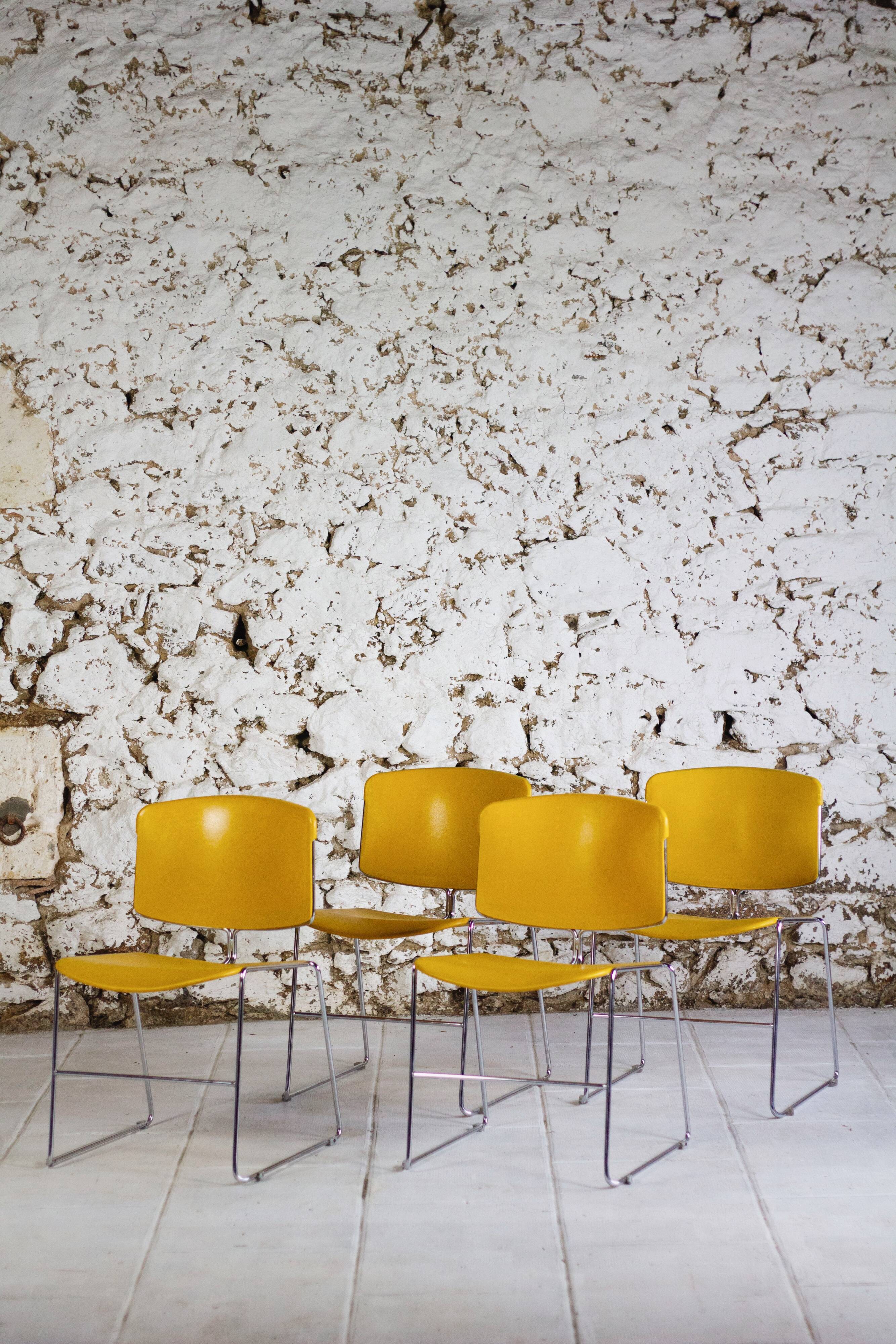 Chaise traineau jaune par Max Stacker pour Steelcase, 1970