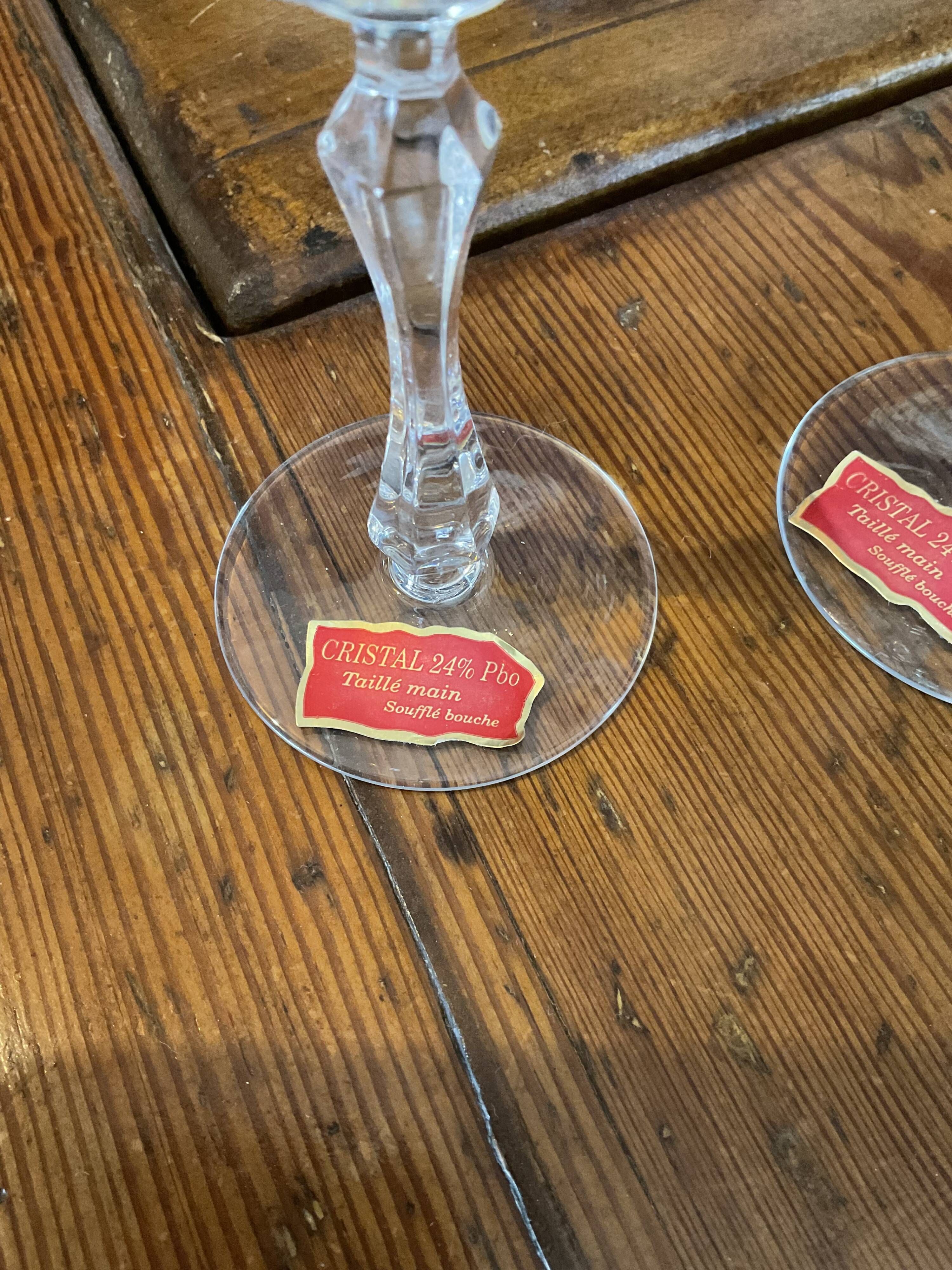 18 verres .6 vin .6 eau .6 flûtes.cristal de Lorraine.