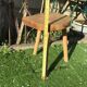 Tabouret bois sculpté tripode déco