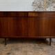 Buffet -Enfilade scandinave en palissandre des années 1960.