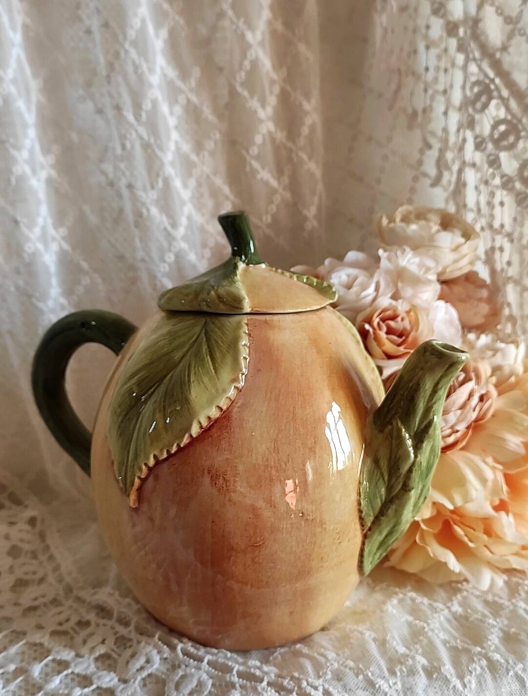 Apricot slip teapot