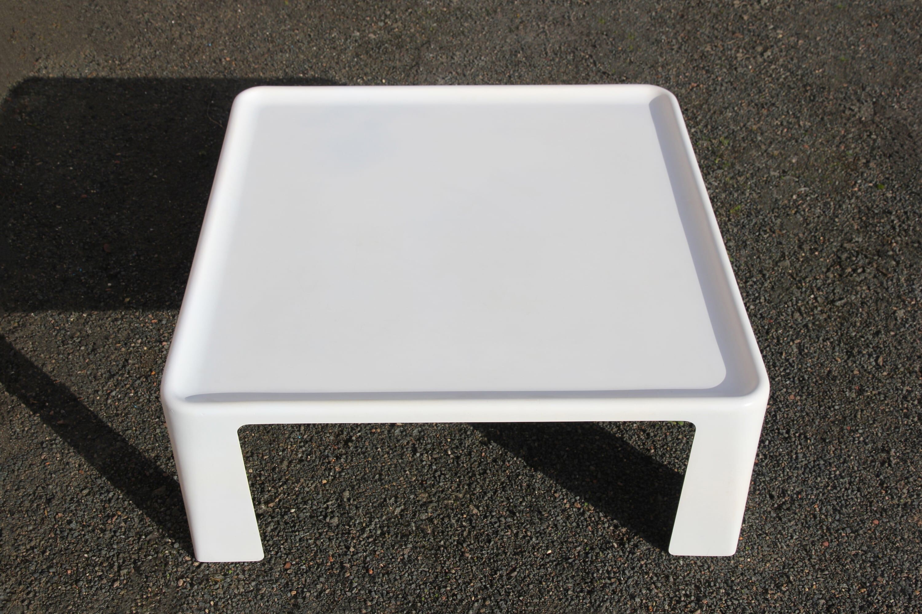 Amanta coffee table by Mario Bellini for C&B, 1960s