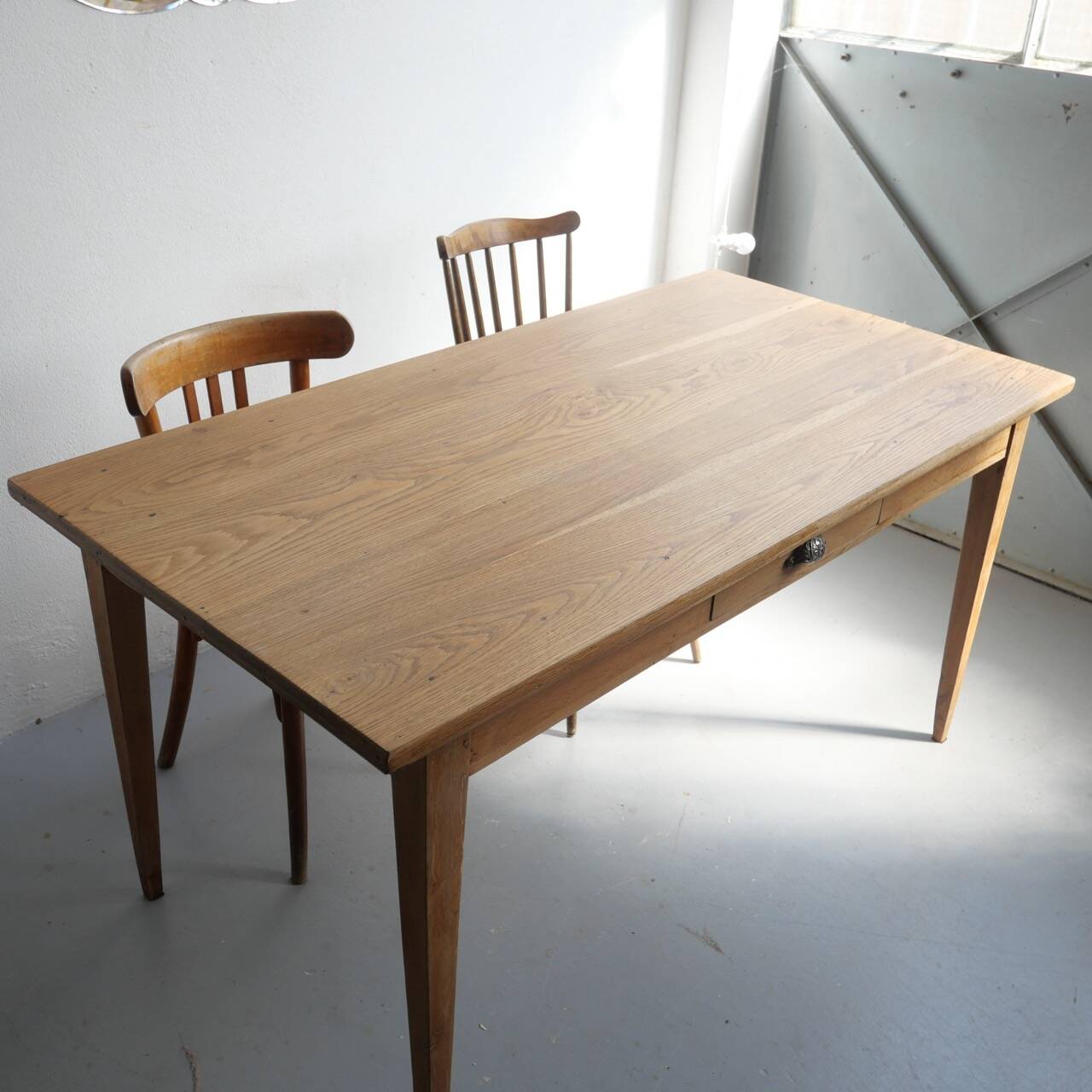 Table de ferme rénovée