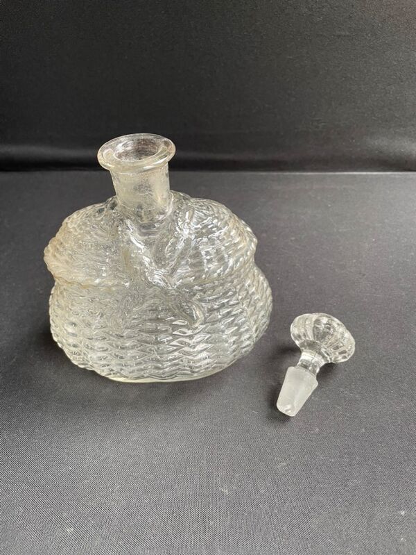 Carafe à liqueur - verre satiné moulé pressé (1882 à 1908)- legras pour guilloteaux