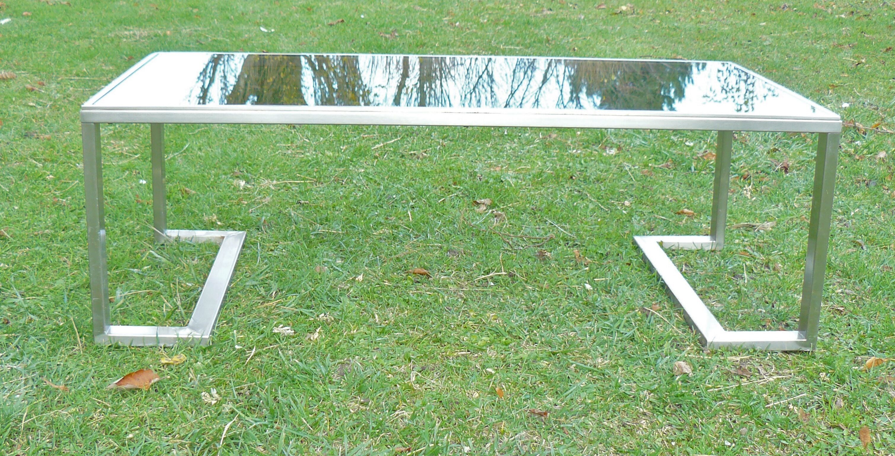 Table basse 1960 métal et verre fumé