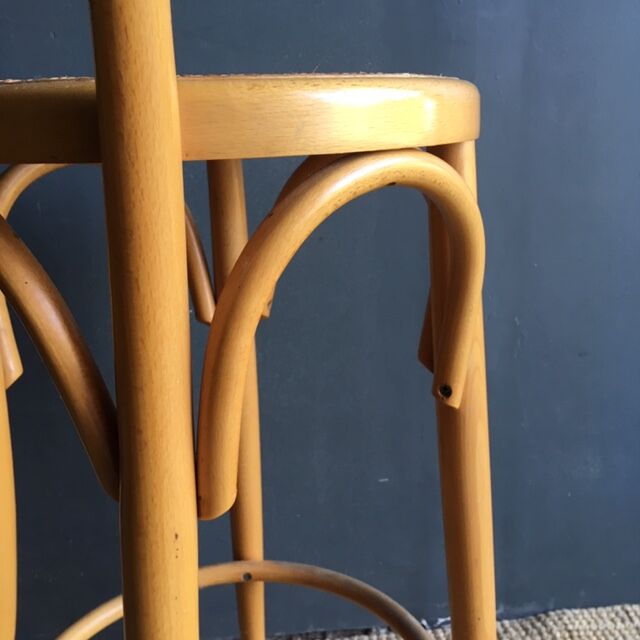 Bar stool
