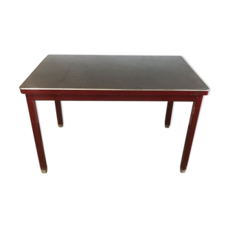 Bureau ou table acier vintage rouge