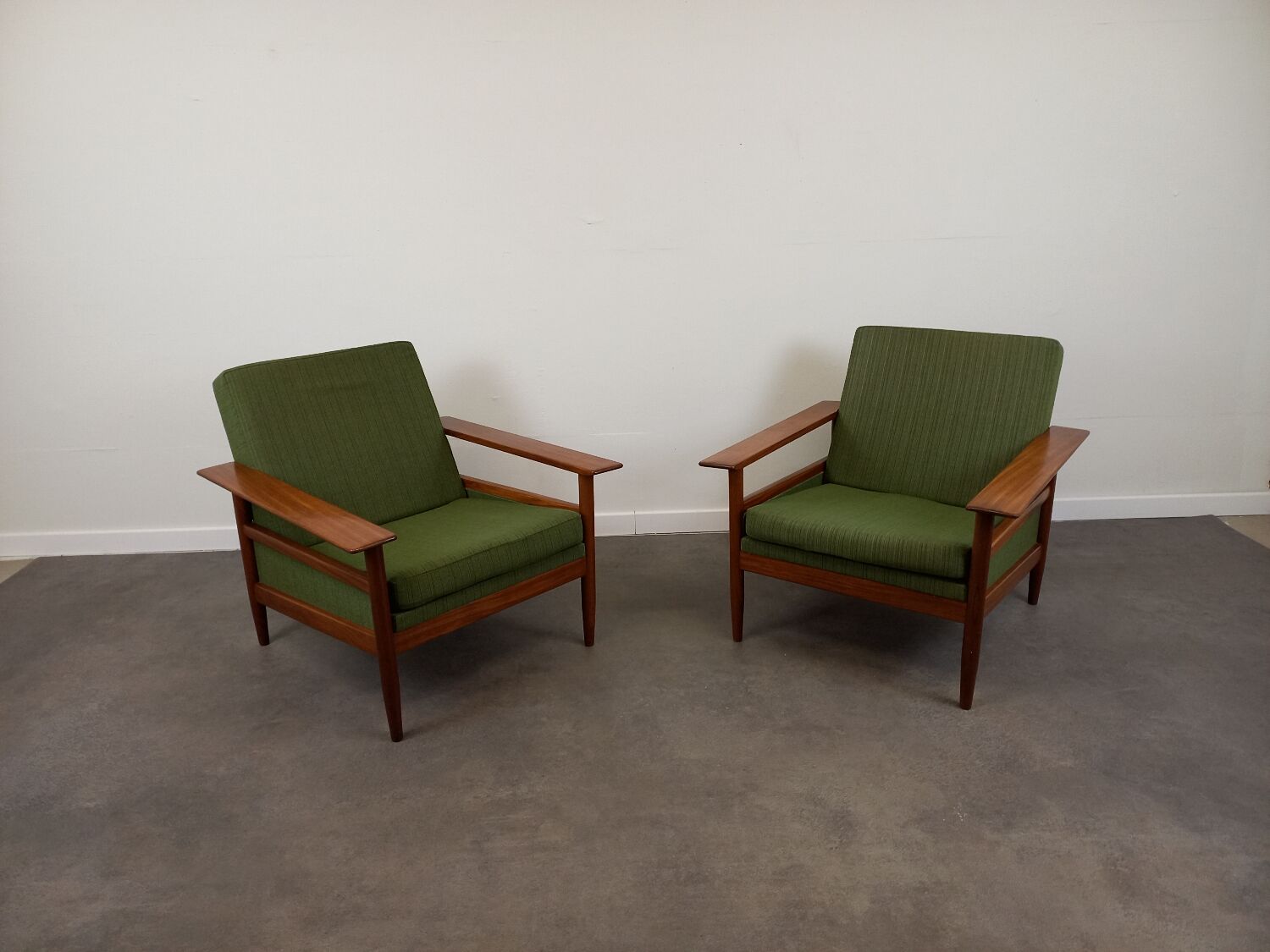 Paire de fauteuils scandinave