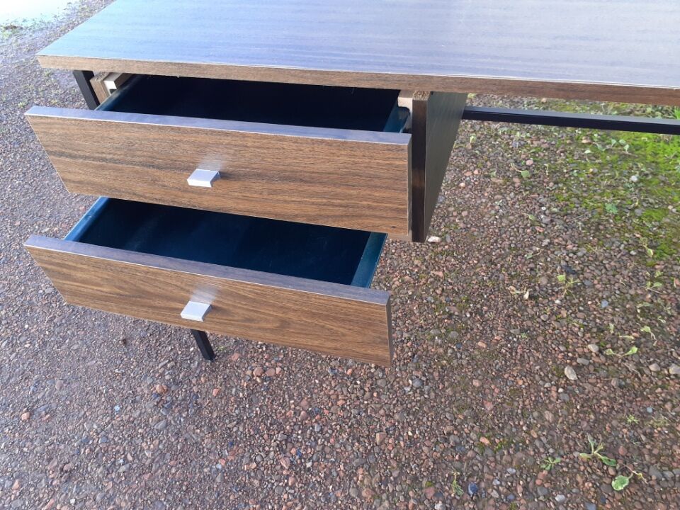 Pierre Guariche Office