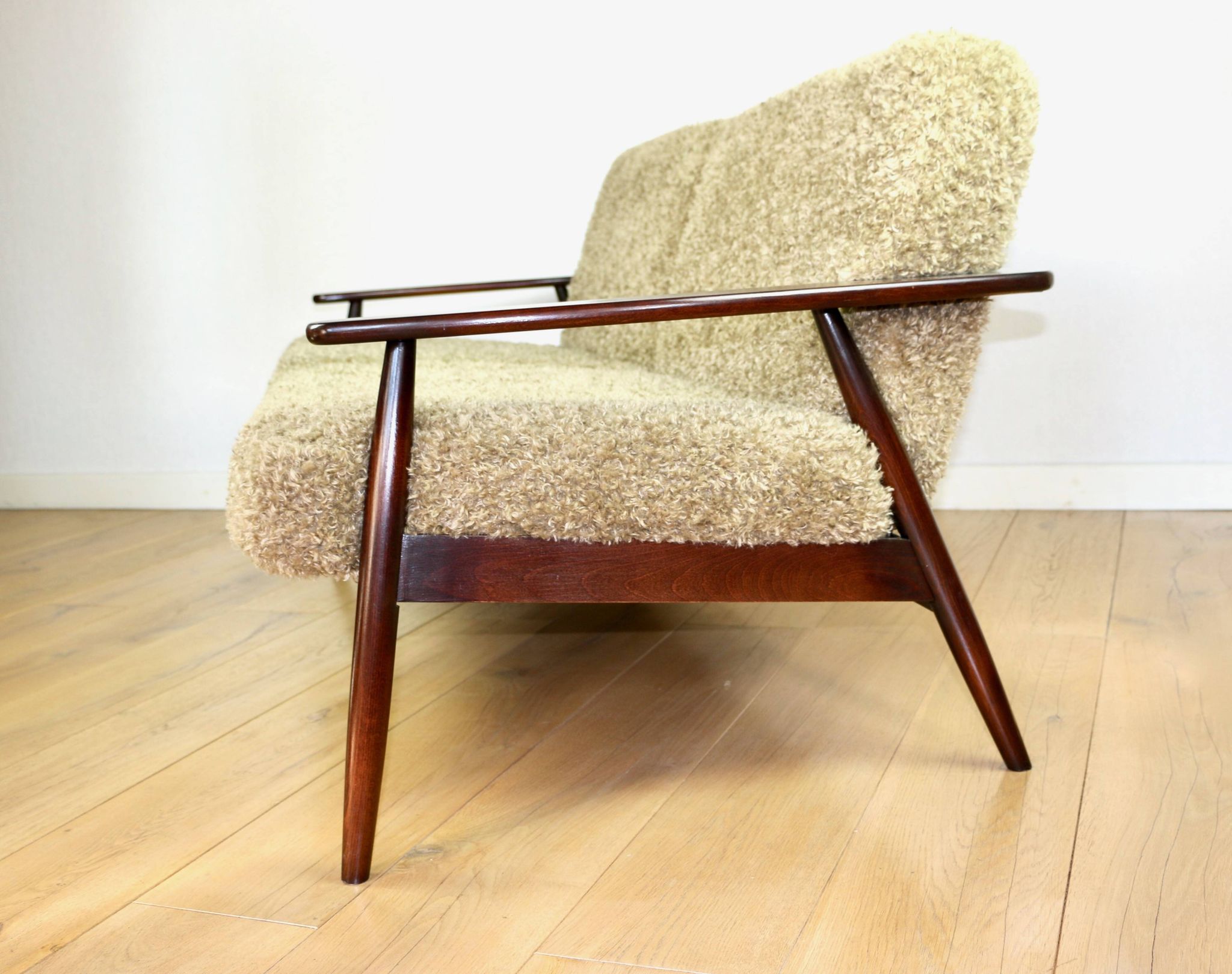 Beautiful vintage three-seater sofa from the 80s with removable cushions - long pile khaki, dark beige