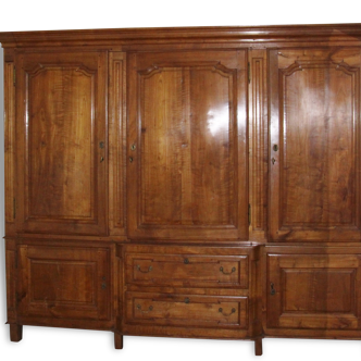 Belle armoire en cerisier