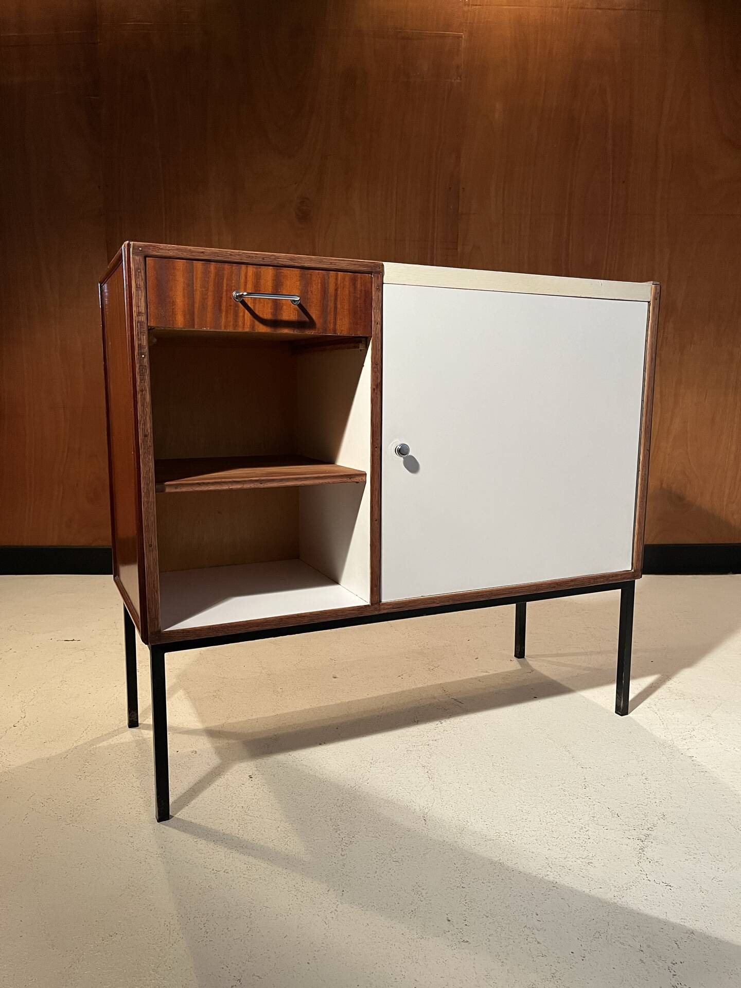 Comptoir de commerce / vitrine des années 60