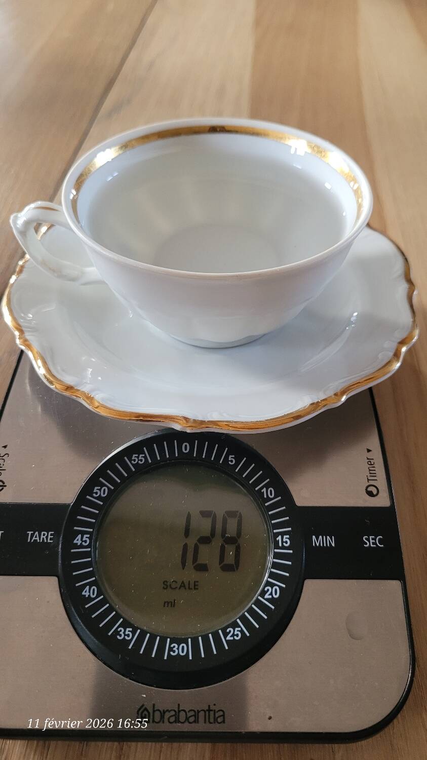 4 vintage Walbrzych cups and saucers