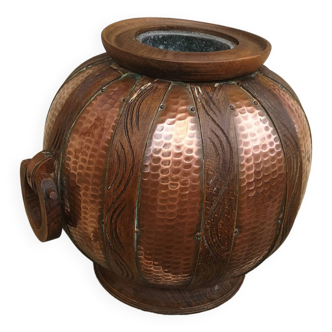 Vintage flower pot
