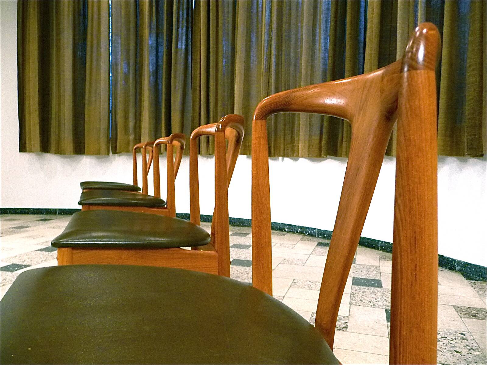 Ensemble de 4 chaises de salle à manger "Juliane" en teck par Johannes Andersen pour Uldum, Danemark 1960